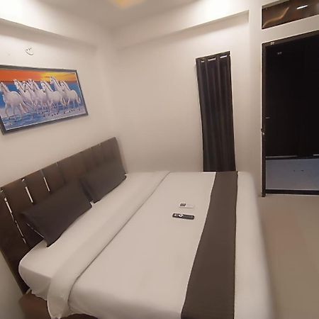 Hotel Kiwi Inn Vijaynagar Scheme 78 Indore Bagian luar foto