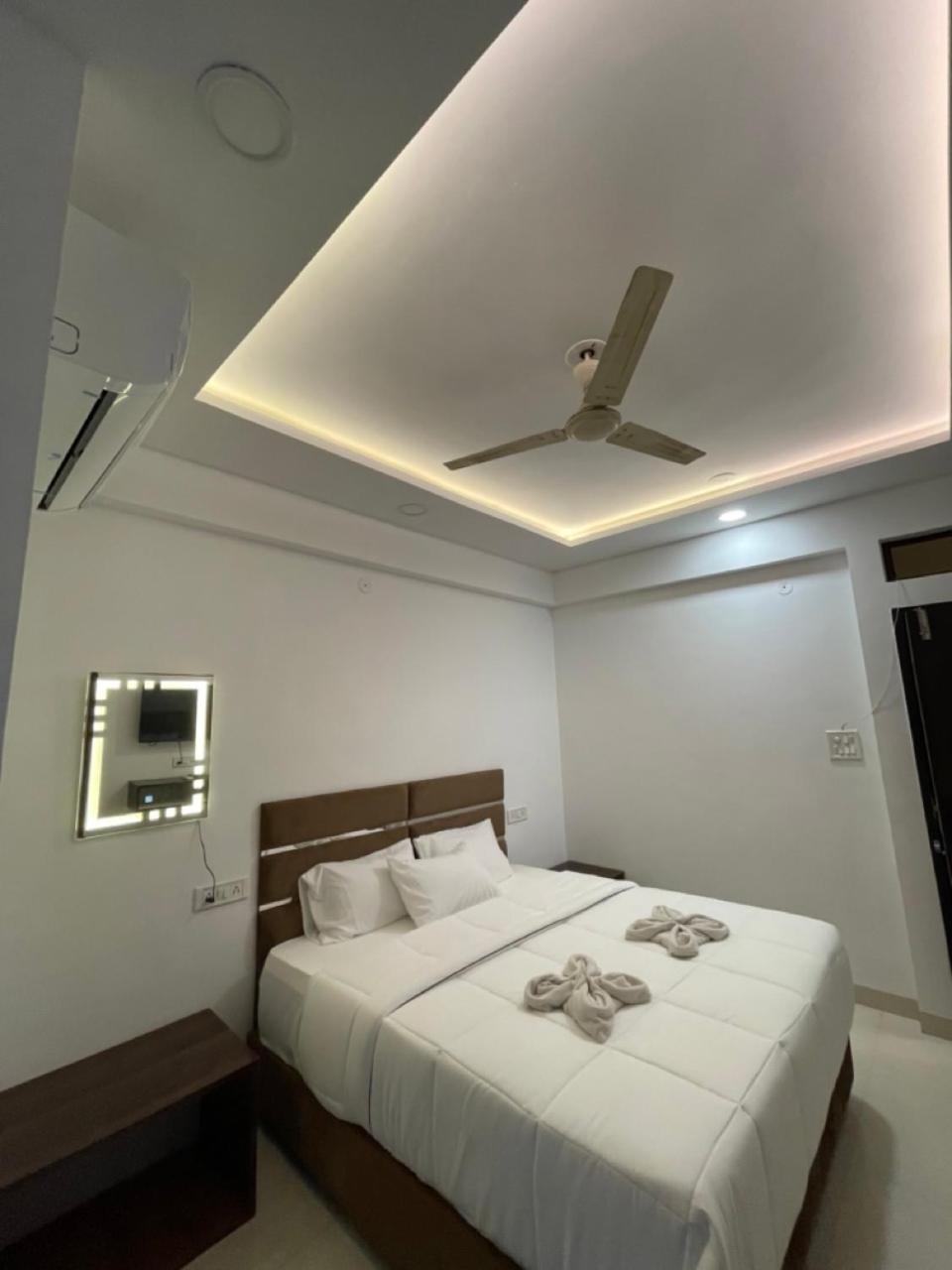 Hotel Kiwi Inn Vijaynagar Scheme 78 Indore Bagian luar foto