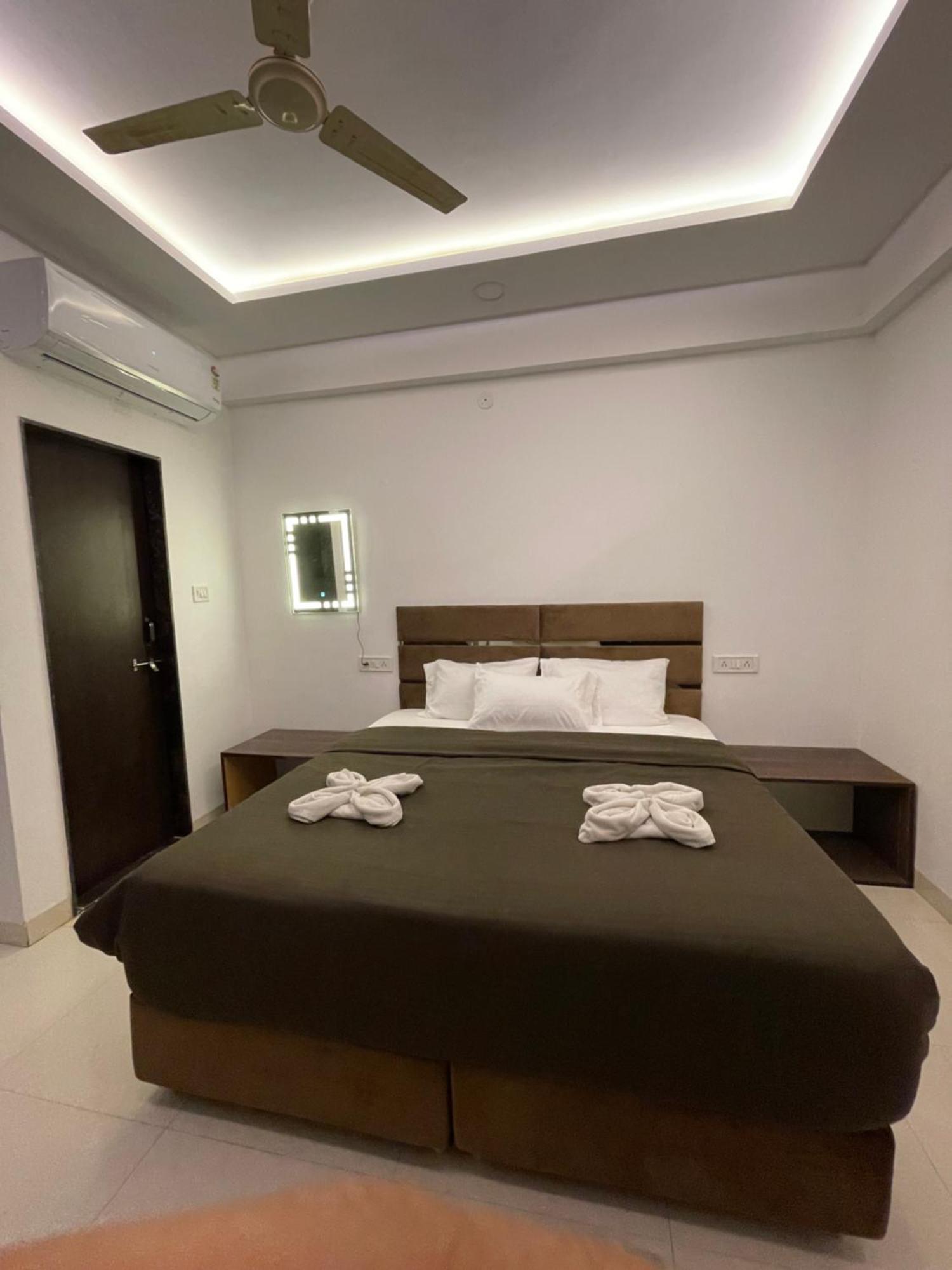 Hotel Kiwi Inn Vijaynagar Scheme 78 Indore Bagian luar foto