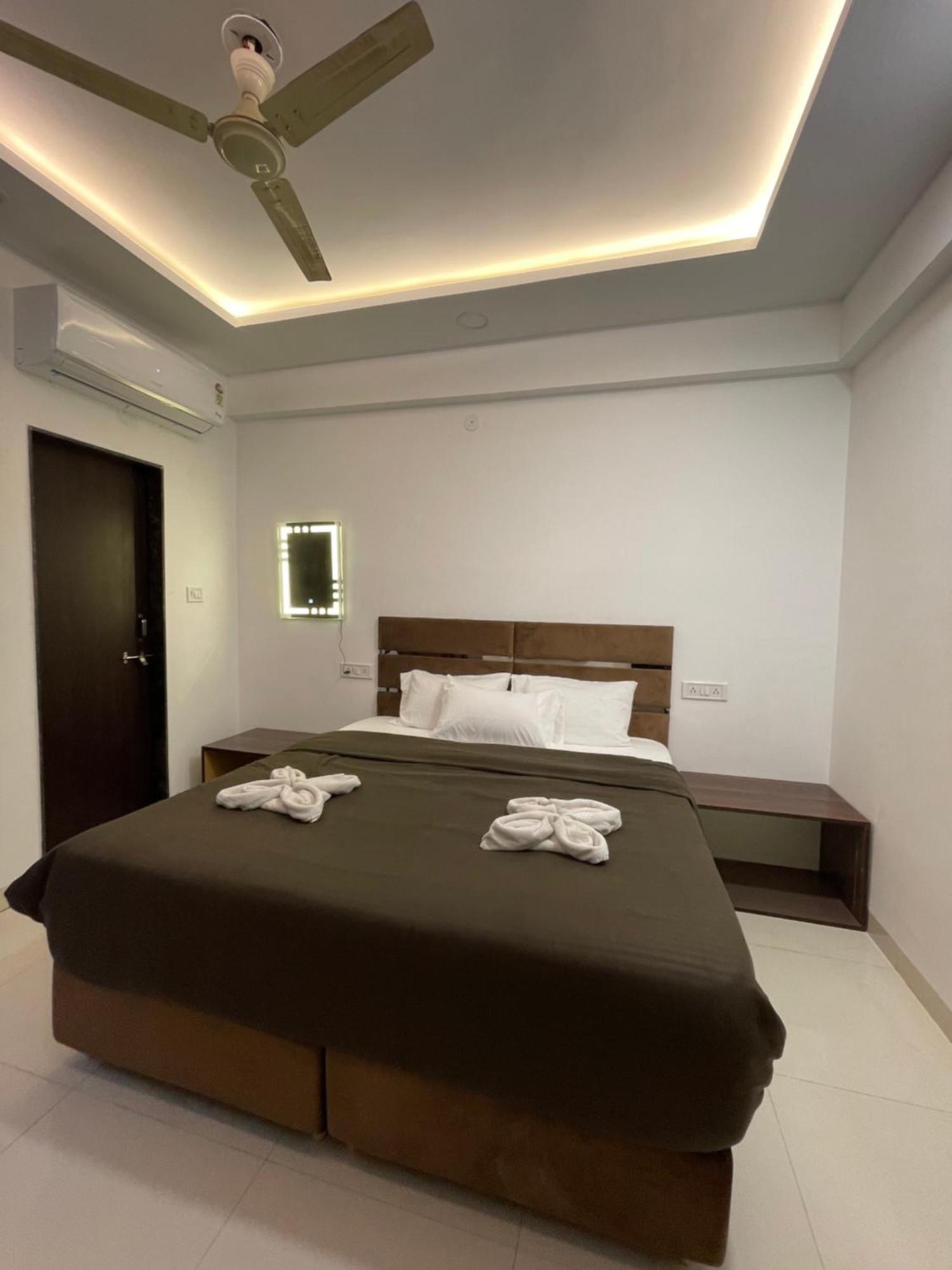 Hotel Kiwi Inn Vijaynagar Scheme 78 Indore Bagian luar foto