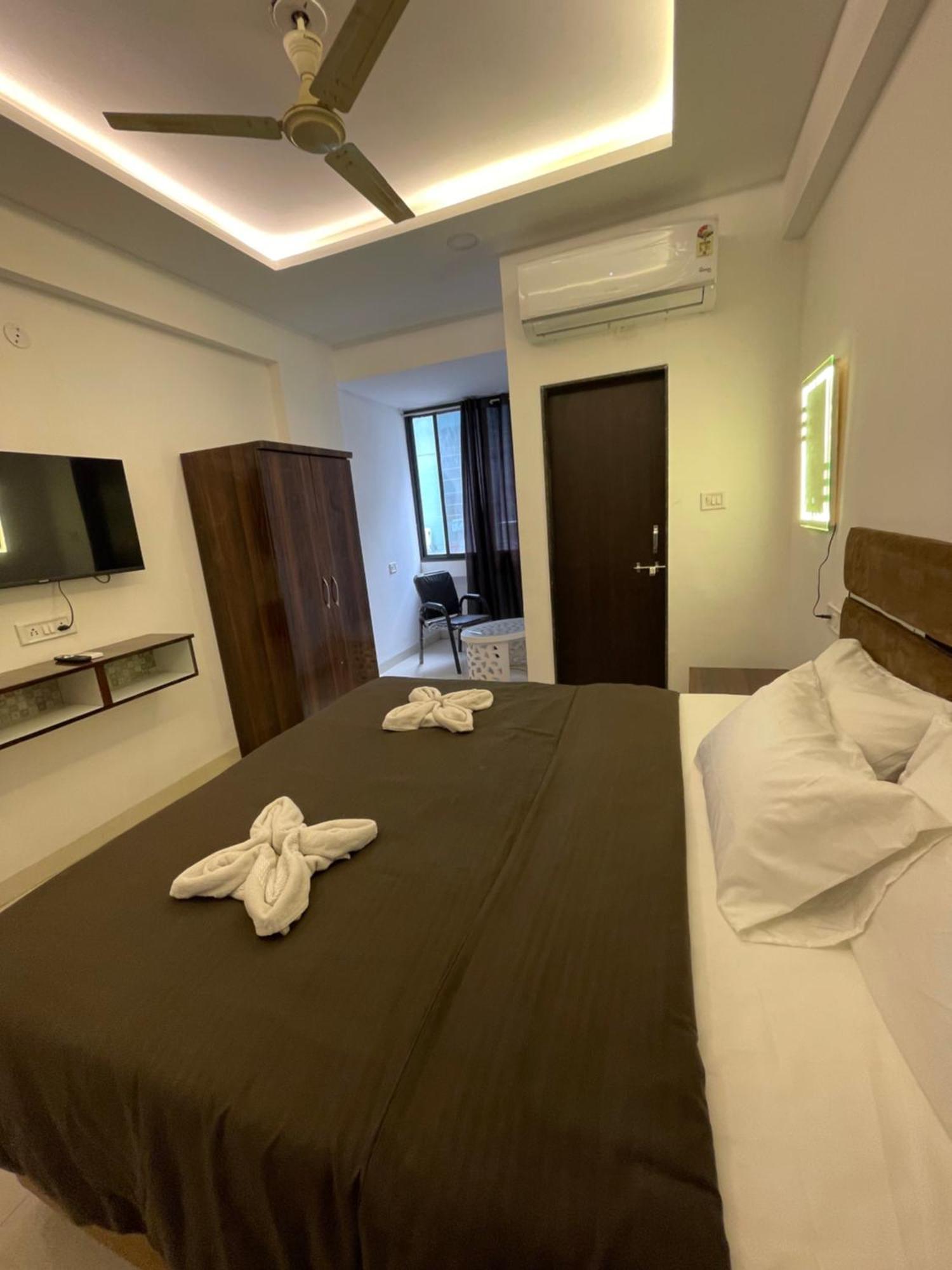 Hotel Kiwi Inn Vijaynagar Scheme 78 Indore Bagian luar foto
