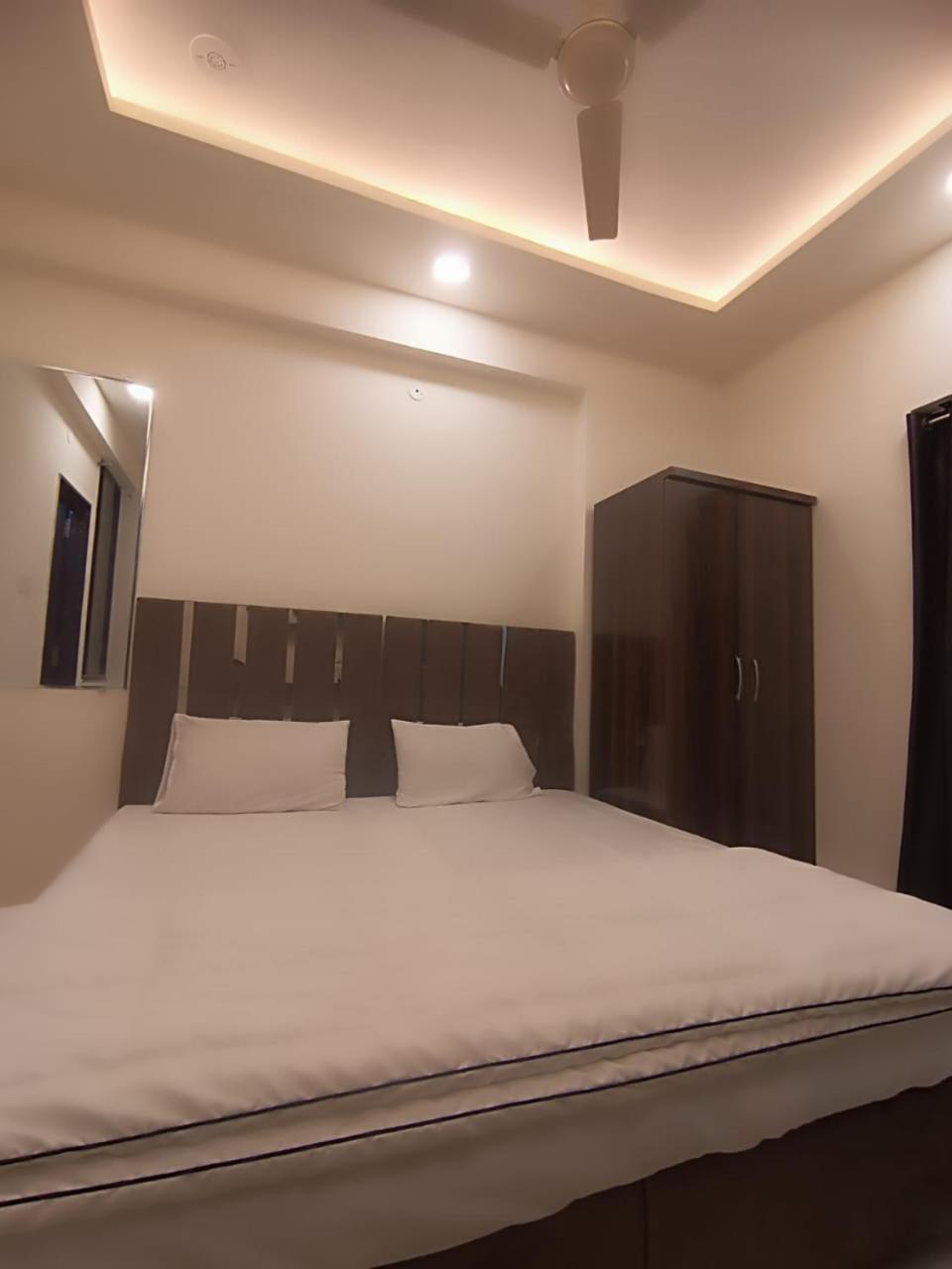 Hotel Kiwi Inn Vijaynagar Scheme 78 Indore Bagian luar foto