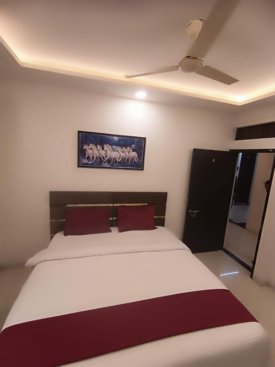 Hotel Kiwi Inn Vijaynagar Scheme 78 Indore Bagian luar foto